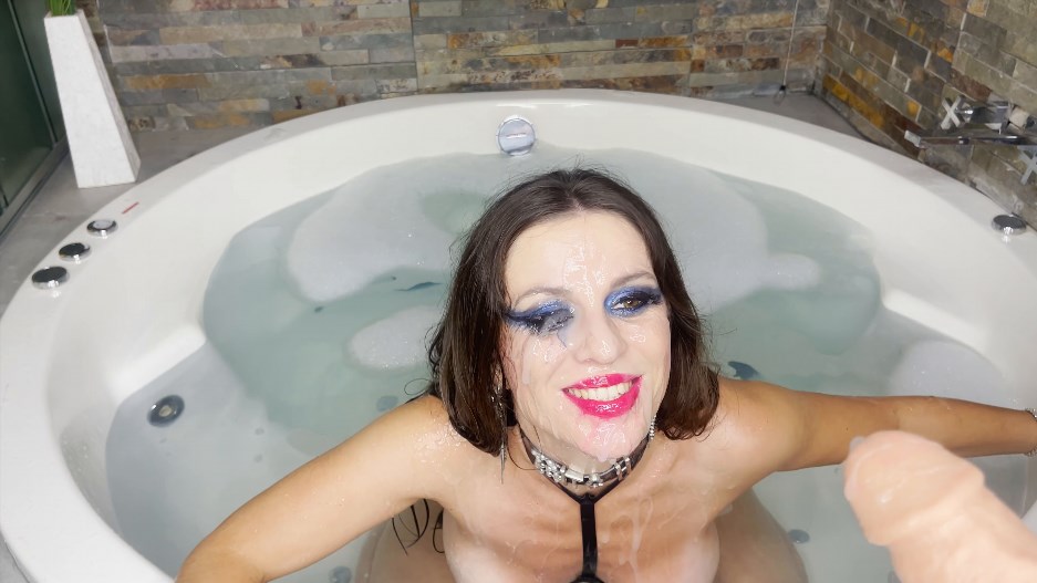 Rebecca de Winter - Wife gets Bukkake in the Tub